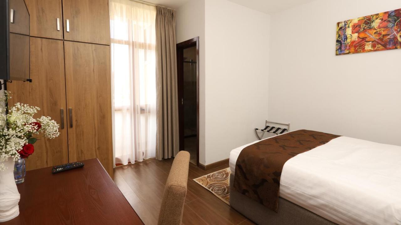 Black Horse Hotel Apartment Addis Abeba Eksteriør bilde